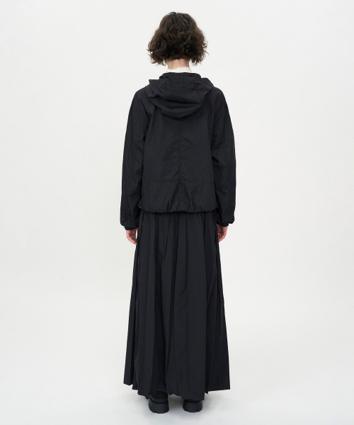 INSILENCE WOMEN(インサイレンスウーマン)の「クリーズボリュームジャンパー BLACK(その他アウター・レディース・その他・SMALL/MEDIUM)」の3枚目の写真