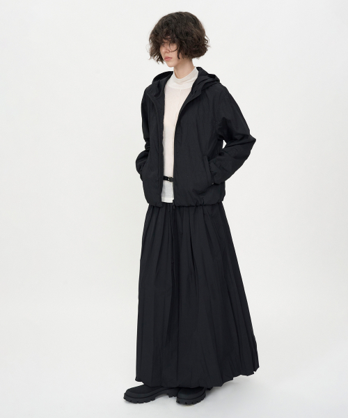 INSILENCE WOMEN(インサイレンスウーマン)の「クリーズボリュームジャンパー BLACK(その他アウター・レディース・その他・SMALL/MEDIUM)」の4枚目の写真
