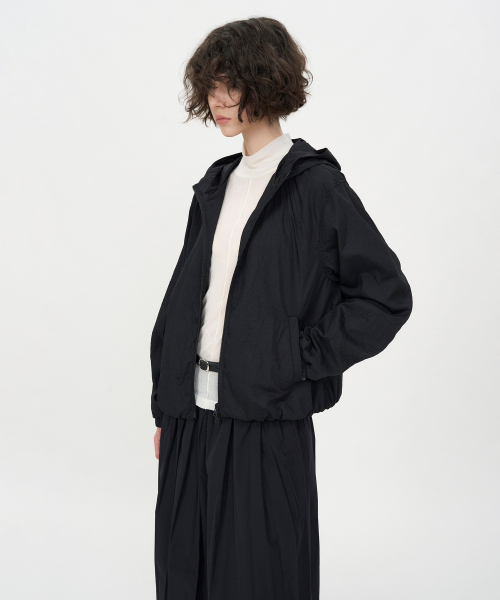 INSILENCE WOMEN(インサイレンスウーマン)の「クリーズボリュームジャンパー BLACK(その他アウター・レディース・その他・SMALL/MEDIUM)」の5枚目の写真