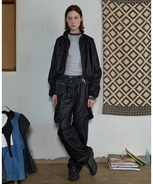 AOPT(アオプト)の「SHIRRING PARACHUTE PANTS - BLACK(その他パンツ・レディース・その他・SMALL/MEDIUM)」の2枚目の写真