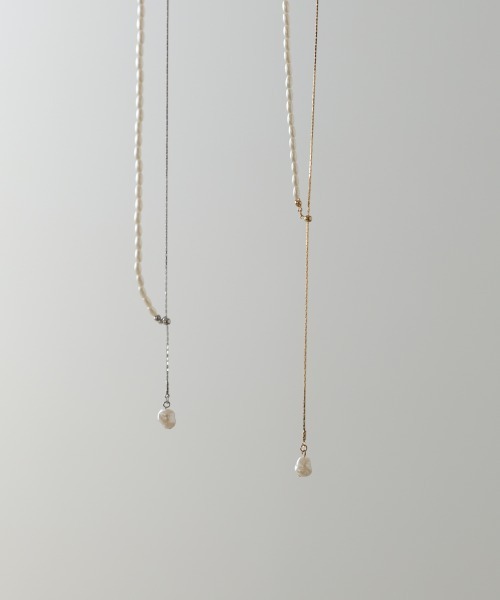 Bab(バブ)の「変形パール×ロングチェーンネックレス(ネックレス・レディース・シルバー/ゴールド・ONESIZE)」の10枚目の写真