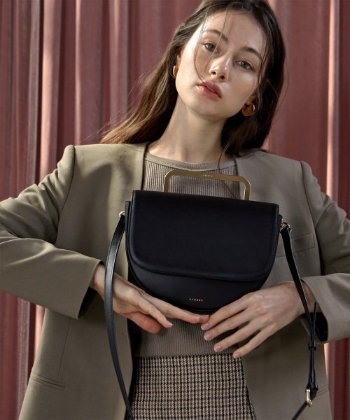 ANODDS（アンオズ）の「GRAP Shoulder Bag 3 Color（ショルダーバッグ・レディース・ブラック/サンドベージュ/バーガンディー・FREE）」の4枚目の写真