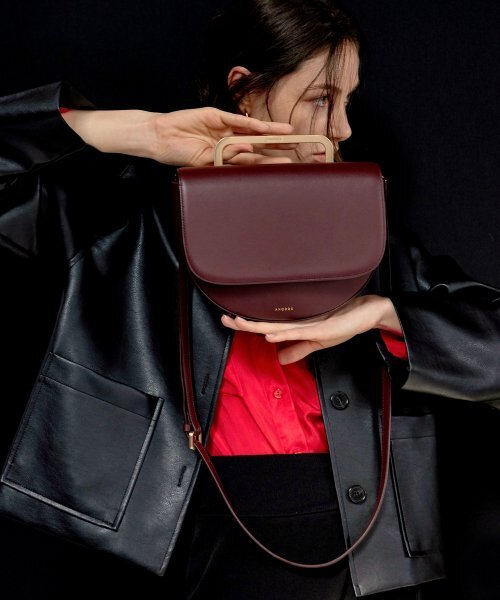 ANODDS（アンオズ）の「GRAP Shoulder Bag 3 Color（ショルダーバッグ・レディース・ブラック/サンドベージュ/バーガンディー・FREE）」の5枚目の写真