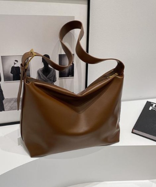 SHEPP(シープ)の「ベルト フェイクレザーショルダーバッグ(ショルダーバッグ・レディース・ブラック/ブラウン・F)」の15枚目の写真