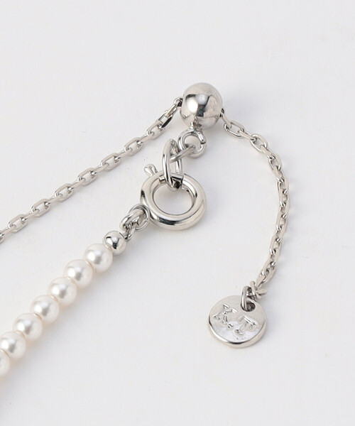 K.T KIYOKO TAKASE（キヨコタカセ）の「ミニパールショート ネックレス（ネックレス・レディース・ホワイト×シルバー・FREE）」の3枚目の写真