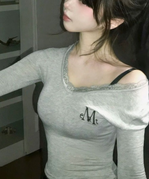 MUCENT｜ムセントのTシャツ/カットソー（Vネック）通販 - ZOZOTOWN