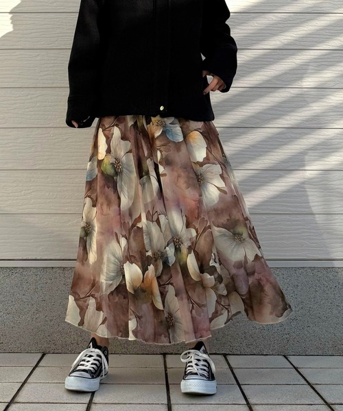 Q(キュー)の「フラワープリントスカート(スカート・レディース・ブルー系その他/ブラウン系その他・MEDIUM)」の2枚目の写真