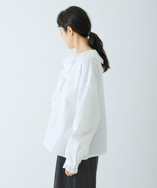 かぐれ（カグレ）の「コットンフリルカラーシャツ（シャツ/ブラウス・レディース・オフホワイト/チャコールグレー・FREE）」の11枚目の写真