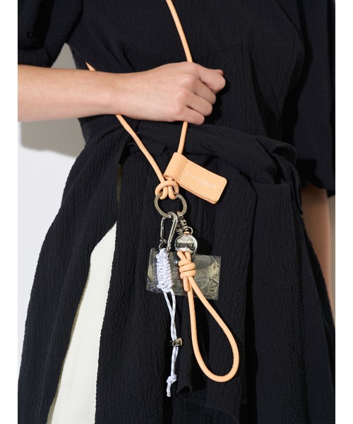 ELENDEEK（エレンディーク）の「MULTI SMARTPHONE LEATHER SHOULDER（スマホケース/カバー・レディース・シルバー/ブラウン/ブラック/オレンジ/ミント・FREE）」の19枚目の写真