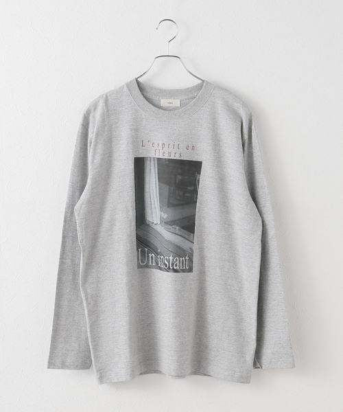 IENA(イエナ)の「IENA×Shimazaki Masahiro Photo Long T Tシャツ(Tシャツ/カットソー・レディース・ホワイト系その他/ホワイト/グレー・FREE)」の1枚目の写真