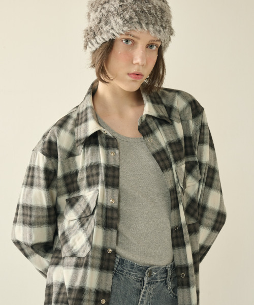 KINETO(キネト)の「Woman Ombre Checked Western Shirt_Black(シャツ/ブラウス・レディース・その他・LARGE/MEDIUM)」の2枚目の写真