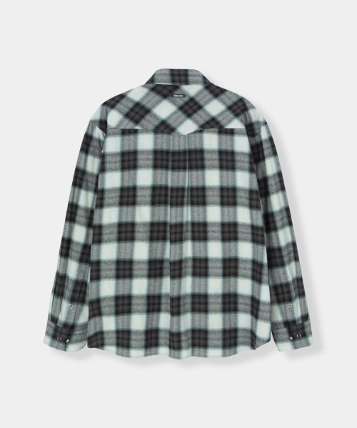 KINETO(キネト)の「Woman Ombre Checked Western Shirt_Black(シャツ/ブラウス・レディース・その他・LARGE/MEDIUM)」の4枚目の写真