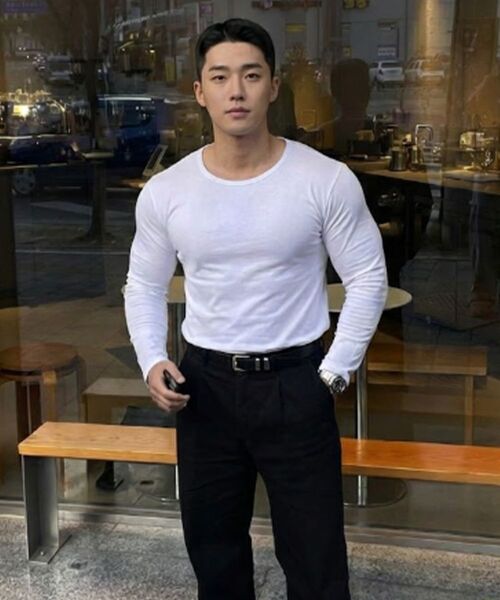 PHERMENON（フェルメノン）の「マッスルフィット Uネック ロングスリーブ - ホワイト（Tシャツ/カットソー・メンズ・その他・1/2/3）」の12枚目の写真