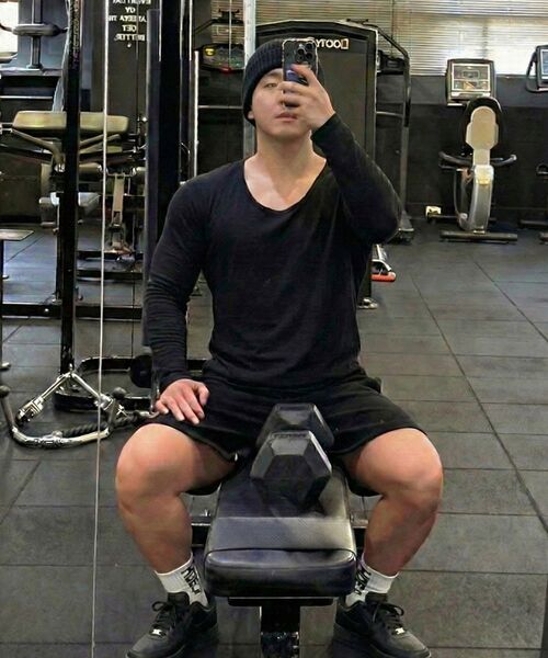 PHERMENON（フェルメノン）の「マッスルフィット Uネック ロングスリーブ - ホワイト（Tシャツ/カットソー・メンズ・その他・1/2/3）」の15枚目の写真