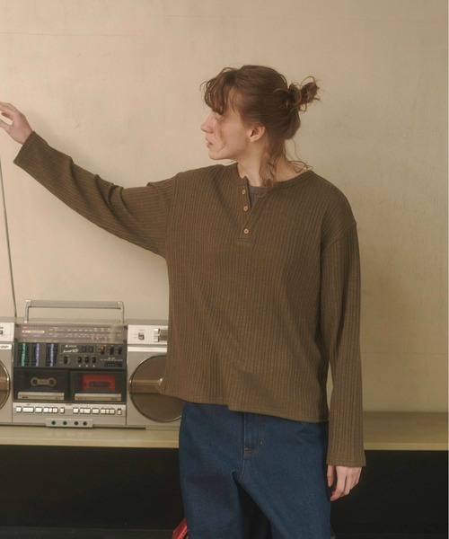 Zooodle（ズードル）の「Henry neck layered tops - ヘンリーネックレイヤードトップス -（Tシャツ/カットソー・メンズ・バーガンディー/カーキ・MEDIUM/LARGE）」の5枚目の写真