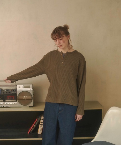 Zooodle（ズードル）の「Henry neck layered tops - ヘンリーネックレイヤードトップス -（Tシャツ/カットソー・メンズ・バーガンディー/カーキ・MEDIUM/LARGE）」の8枚目の写真