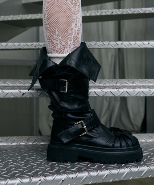 DTYYPE（ドタイプ）の「リンクルダブルバックルプラットフォームブーツ（ブーツ・レディース・ブラック/ブラウン・X-LARGE/LARGE/MEDIUM/SMALL）」の11枚目の写真
