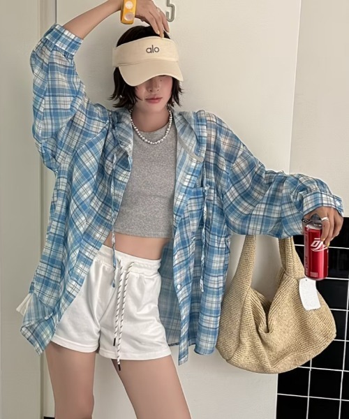 ViViDAY(ビビデー)の「フロント刺しゅうビッグシルエットフードチェック柄シャツ(シャツ/ブラウス・レディース・ブルー/イエロー/ピンク・M)」の4枚目の写真