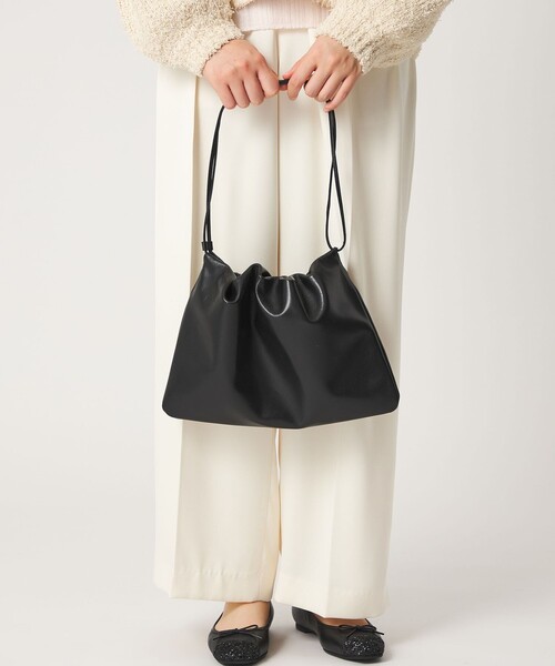 NOTHING WRITTEN（ナッシングリトゥン）の「＜NOTHING WRITTEN＞ Strap Large Bag（ショルダーバッグ・レディース・ブラック・FREE）」の3枚目の写真