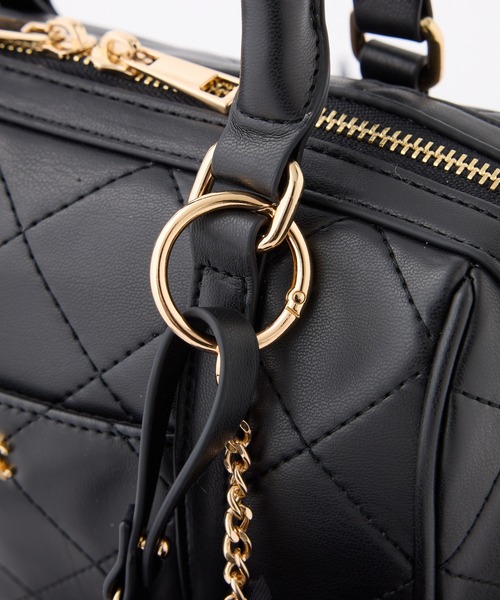 one after another NICE CLAUP(ワンアフターアナザーナイスクラップ)の「ハート&チャーム付き2WAYミニボストンバッグ(ボストンバッグ・レディース・ブラック/イエロー/ホワイト・FREE)」の4枚目の写真