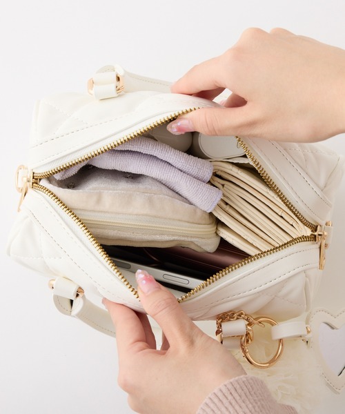 one after another NICE CLAUP(ワンアフターアナザーナイスクラップ)の「ハート&チャーム付き2WAYミニボストンバッグ(ボストンバッグ・レディース・ブラック/イエロー/ホワイト・FREE)」の21枚目の写真