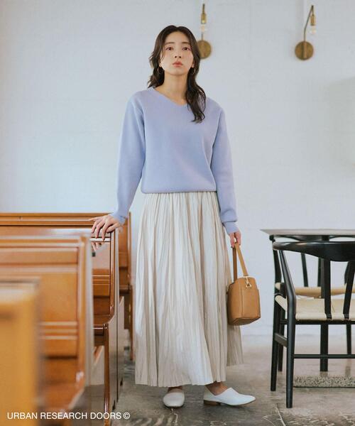 URBAN RESEARCH DOORS（アーバンリサーチドアーズ）の「『仁村紗和さん着用』『UR TECH Renew Knit』Vネックプルオーバー（ニット/セーター・レディース・ネイビー/ラベンダー/オフホワイト・FREE）」の9枚目の写真