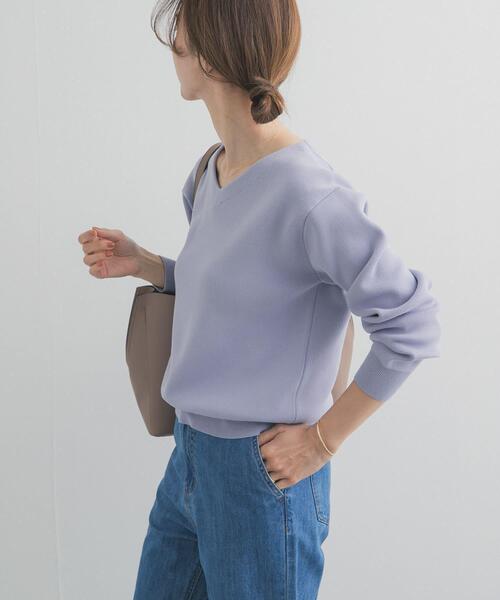 URBAN RESEARCH DOORS（アーバンリサーチドアーズ）の「『仁村紗和さん着用』『UR TECH Renew Knit』Vネックプルオーバー（ニット/セーター・レディース・ネイビー/ラベンダー/オフホワイト・FREE）」の11枚目の写真