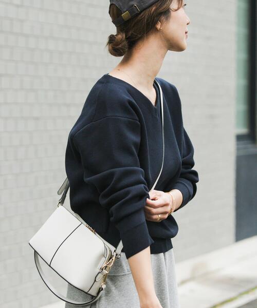 URBAN RESEARCH DOORS（アーバンリサーチドアーズ）の「『仁村紗和さん着用』『UR TECH Renew Knit』Vネックプルオーバー（ニット/セーター・レディース・ネイビー/ラベンダー/オフホワイト・FREE）」の19枚目の写真
