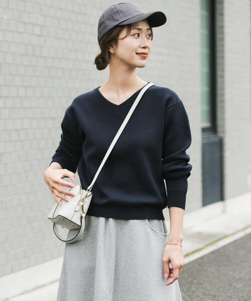 URBAN RESEARCH DOORS（アーバンリサーチドアーズ）の「『仁村紗和さん着用』『UR TECH Renew Knit』Vネックプルオーバー（ニット/セーター・レディース・ネイビー/ラベンダー/オフホワイト・FREE）」の20枚目の写真