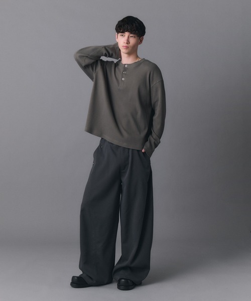 Confirm(コンファーム)の「Henley Neck Waffle Long Sleeve Tee / ヘンリーネック ワッフル ロングスリーブTシャツ メンズ レディース ユニセックス(Tシャツ/カットソー・メンズ・ブラック/チャコールグレー/ブルー/ホワイト・S/M/L)」の18枚目の写真