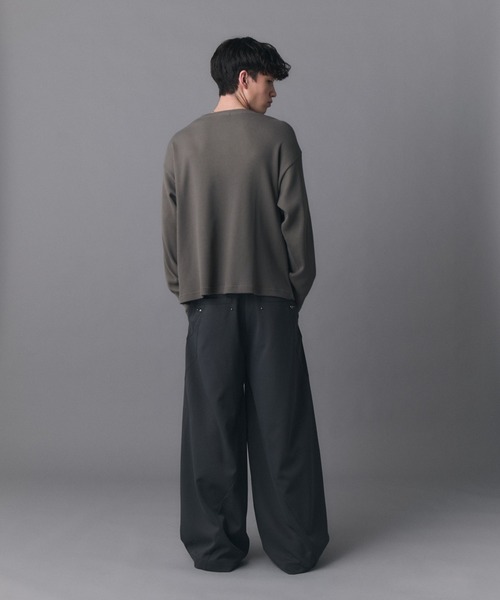 Confirm(コンファーム)の「Henley Neck Waffle Long Sleeve Tee / ヘンリーネック ワッフル ロングスリーブTシャツ メンズ レディース ユニセックス(Tシャツ/カットソー・メンズ・ブラック/チャコールグレー/ブルー/ホワイト・S/M/L)」の16枚目の写真