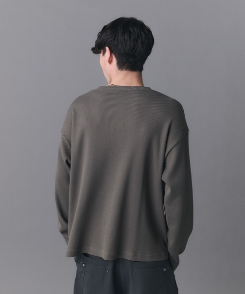 Confirm(コンファーム)の「Henley Neck Waffle Long Sleeve Tee / ヘンリーネック ワッフル ロングスリーブTシャツ メンズ レディース ユニセックス(Tシャツ/カットソー・メンズ・ブラック/チャコールグレー/ブルー/ホワイト・S/M/L)」の22枚目の写真