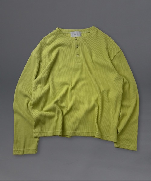 Confirm（コンファーム）の「Henley Neck Waffle Long Sleeve Tee / ヘンリーネック ワッフル ロングスリーブTシャツ メンズ レディース ユニセックス（Tシャツ/カットソー・メンズ・ブラック/チャコールグレー/ブルー/ホワイト/ライム・S/M/L）」の6枚目の写真