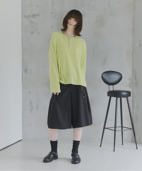 Confirm(コンファーム)の「Henley Neck Waffle Long Sleeve Tee / ヘンリーネック ワッフル ロングスリーブTシャツ メンズ レディース ユニセックス(Tシャツ/カットソー・メンズ・ブラック/チャコールグレー/ブルー/ホワイト/ライム・S/M/L)」の6枚目の写真