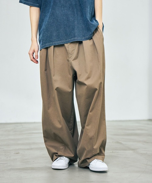 LAKOLE（ラコレ）の「バルーンチノパンツ / 638217（チノパンツ・メンズ・オフホワイト/ブラック/ベージュ・LARGE/MEDIUM）」の3枚目の写真