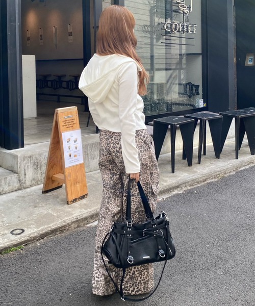 RAY CASSIN（レイカズン）の「フードヘンリーロンT（Tシャツ/カットソー・レディース・グレー/グレイッシュベージュ/ブラック/アイボリー・FREE）」の7枚目の写真