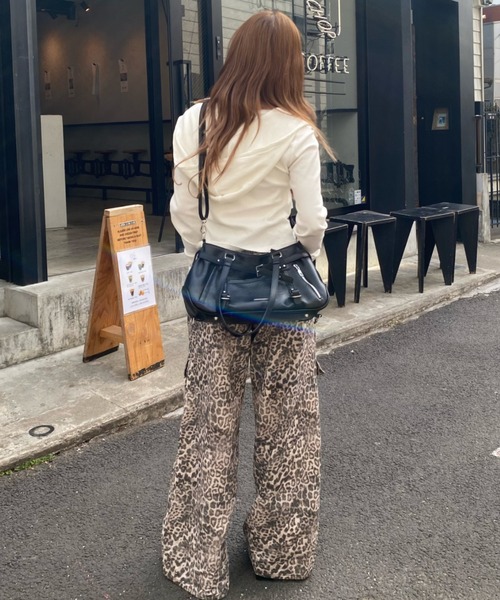 RAY CASSIN（レイカズン）の「フードヘンリーロンT（Tシャツ/カットソー・レディース・グレー/グレイッシュベージュ/ブラック/アイボリー・FREE）」の8枚目の写真