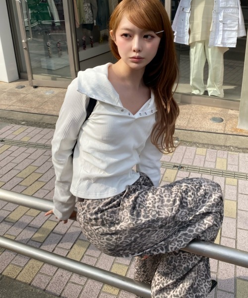 RAY CASSIN（レイカズン）の「フードヘンリーロンT（Tシャツ/カットソー・レディース・グレー/グレイッシュベージュ/ブラック/アイボリー・FREE）」の5枚目の写真