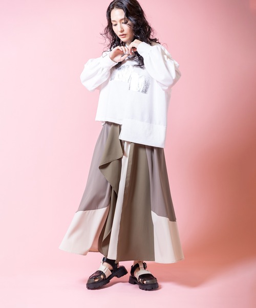 OSMOSIS（オズモーシス）の「箔プリント切替プルオーバー（Tシャツ/カットソー・レディース・ホワイト/ブラック/アッシュグレー・ONE SIZE）」の5枚目の写真