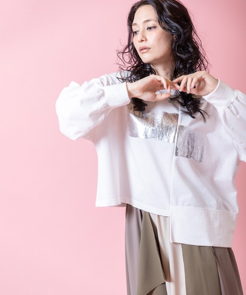 OSMOSIS（オズモーシス）の「箔プリント切替プルオーバー（Tシャツ/カットソー・レディース・ホワイト/ブラック/アッシュグレー・ONE SIZE）」の7枚目の写真