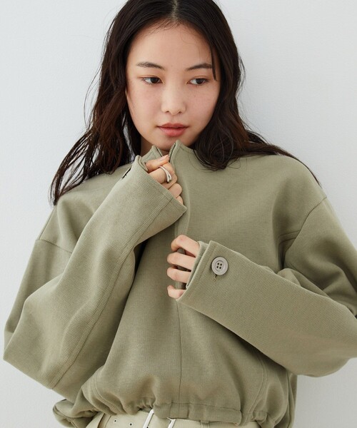 UNITED TOKYO（ユナイテッドトウキョウ）の「【新作】タックフォルムスリーブカットプルオーバー｜ウォッシャブル/レイヤード/春服（スウェット・レディース・グリーン/レッド/アイボリー/グレー・FREE）」の3枚目の写真