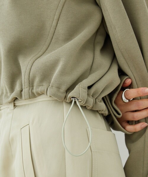 UNITED TOKYO（ユナイテッドトウキョウ）の「【新作】タックフォルムスリーブカットプルオーバー｜ウォッシャブル/レイヤード/春服（スウェット・レディース・グリーン/レッド/アイボリー/グレー・FREE）」の15枚目の写真