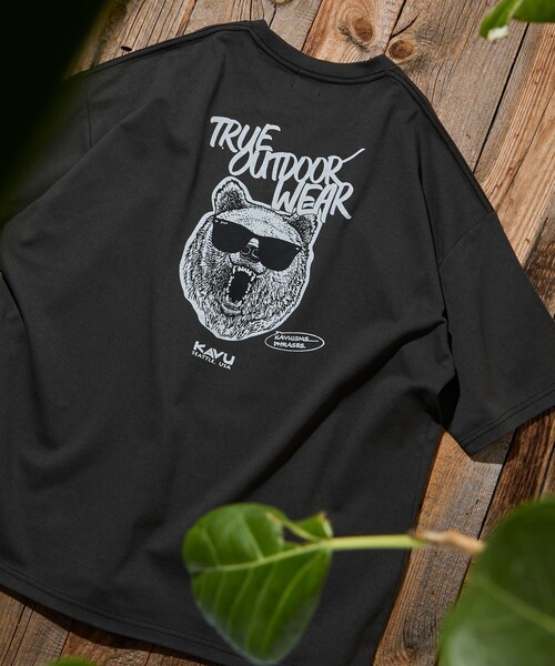 FREAK'S STORE(フリークスストア)の「限定展開 KAVU×FREAK'S STORE カブー 別注 ビッグシルエット バックプリント Tシャツ BEAR(Tシャツ/カットソー・メンズ・ホワイト/スミクロ/アッシュグレー/グレイッシュベージュ・LARGE/MEDIUM/SMALL)」の3枚目の写真