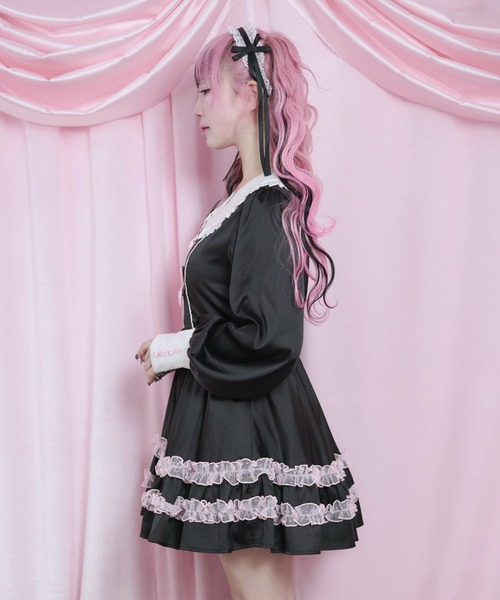 Magia Charm（マギアチャーム）の「リボンフリルサテンワンピース（ワンピース・レディース・ブラック・F）」の4枚目の写真
