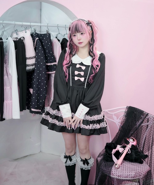 Magia Charm（マギアチャーム）の「リボンフリルサテンワンピース（ワンピース・レディース・ブラック・F）」の2枚目の写真