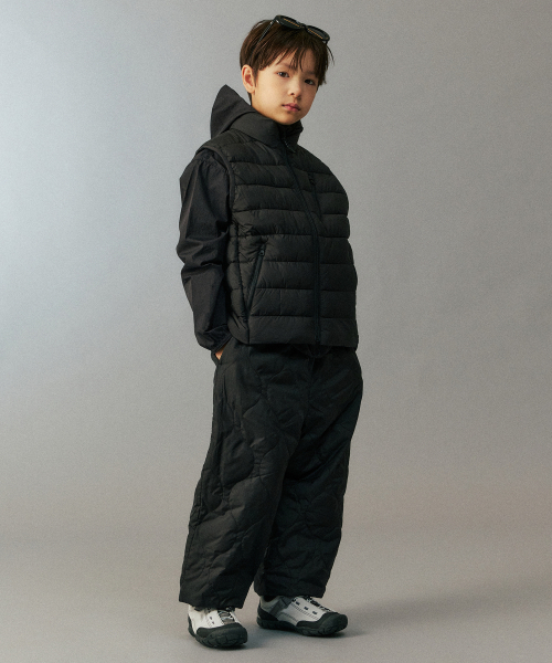 MUSINSA STANDARD KIDS（ムシンサスタンダードキッズ）の「[シティレジャー] ハイネックライトパディングベスト [ブラック]（ベスト・レディース・その他・100/110/120/130/140/150/160）」の3枚目の写真