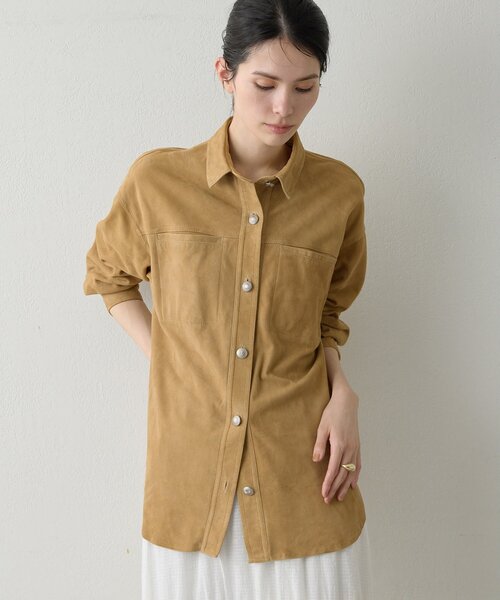 Whim Gazette（ウィムガゼット）の「スエードシャツジャケット（その他アウター・レディース・キャメル・FREE）」の2枚目の写真