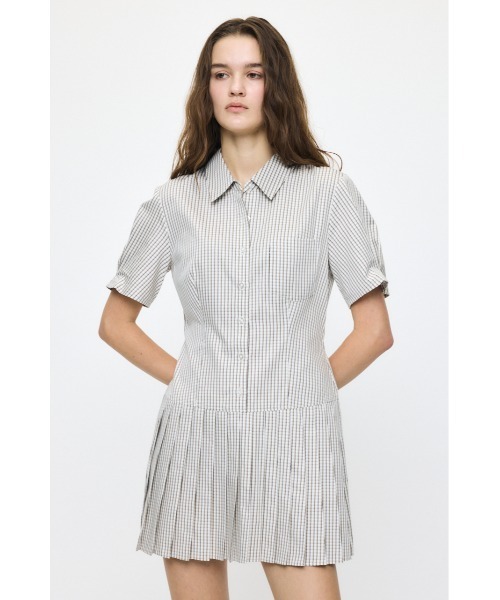 MOUSSY(マウジー)の「PLEATED SHIRT ミニドレス(ワンピース・レディース・オフホワイト/ベージュ系その他/ダークネイビー/ブルー系その他・1/2)」の10枚目の写真