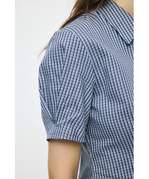 MOUSSY(マウジー)の「PLEATED SHIRT ミニドレス(ワンピース・レディース・オフホワイト/ベージュ系その他/ダークネイビー/ブルー系その他・1/2)」の20枚目の写真