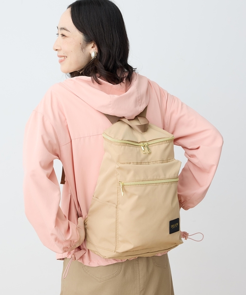 DECOY SINCE 1981(デコイシンスイチキュウハチイチ)の「パッカブルリュック【軽量・コンパクト収納】(トートバッグ・レディース・ベージュ/ネイビー/グレー・フリー)」の4枚目の写真